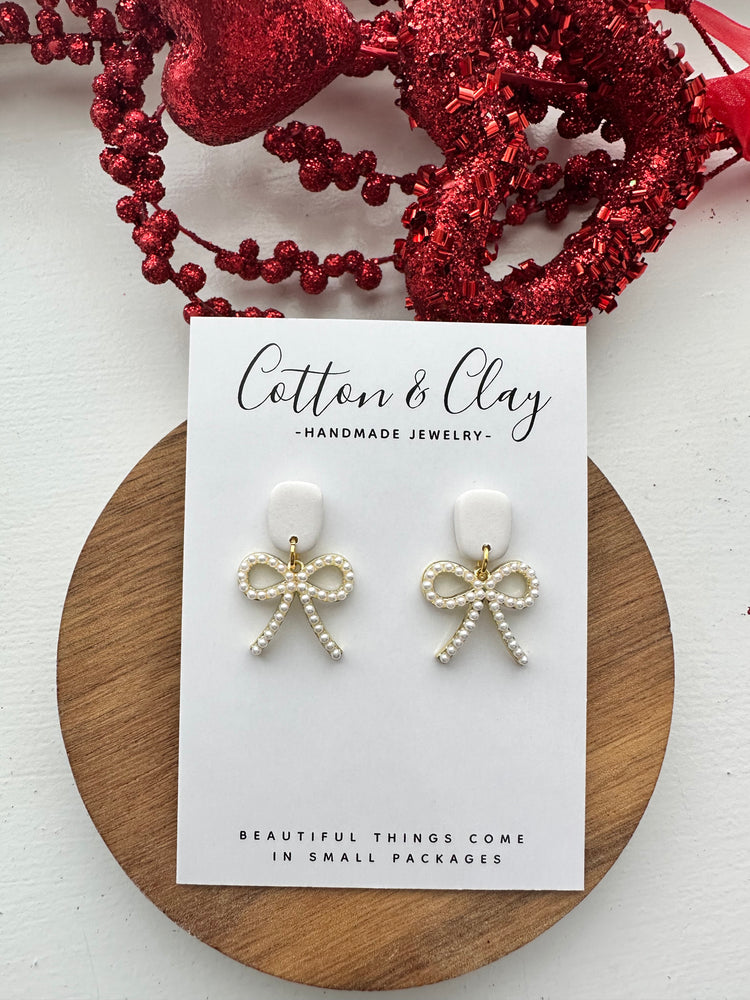 White pearl bow