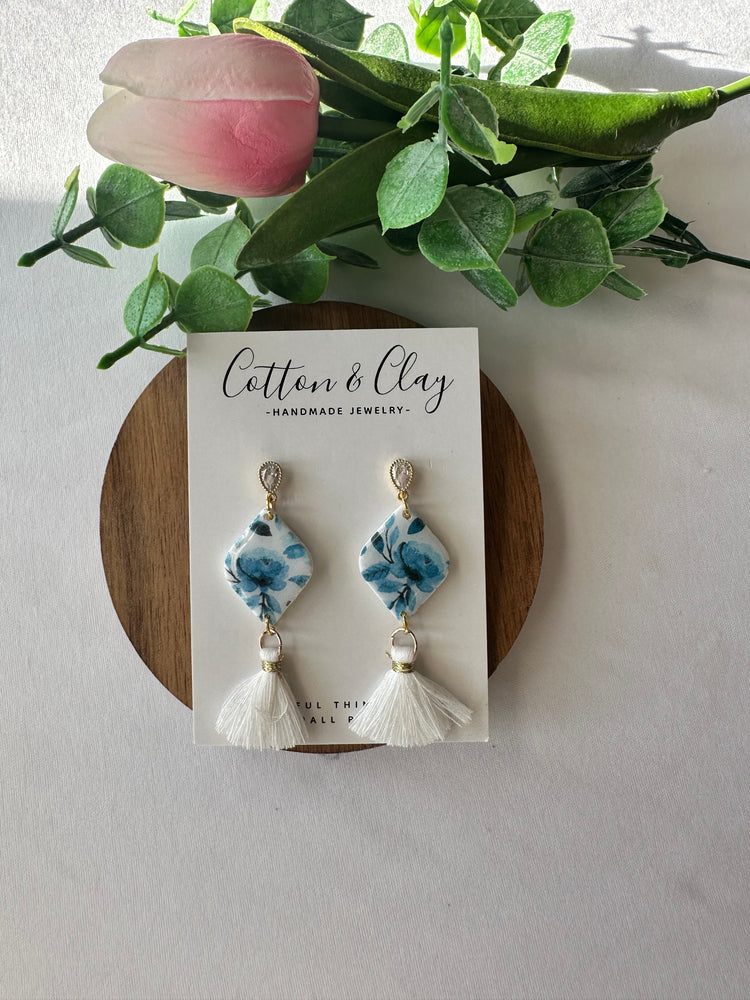 Teardrop with tassel