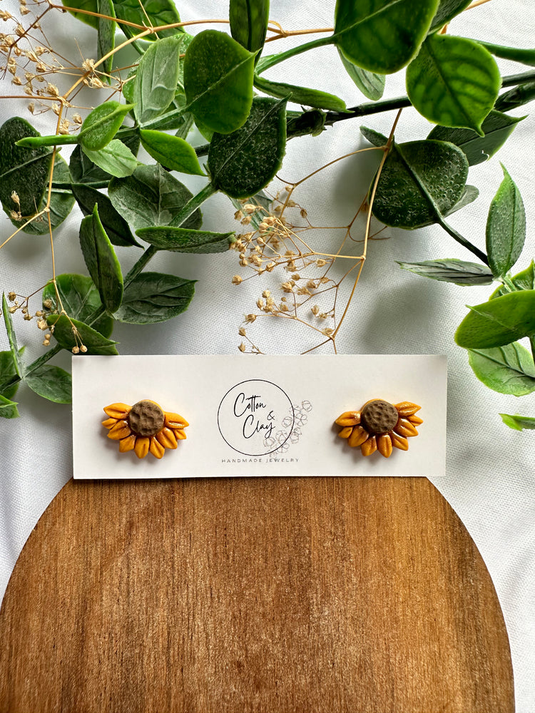 Sunflower stud
