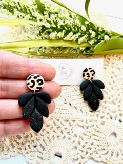 Leopard- flower dangle