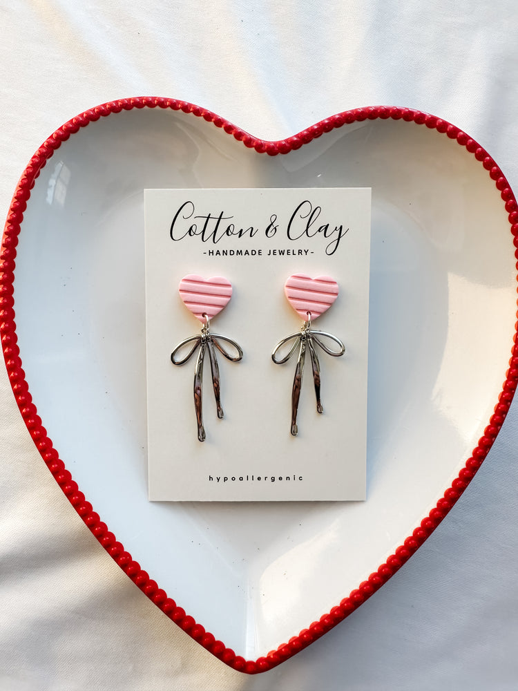 Small heart with bow