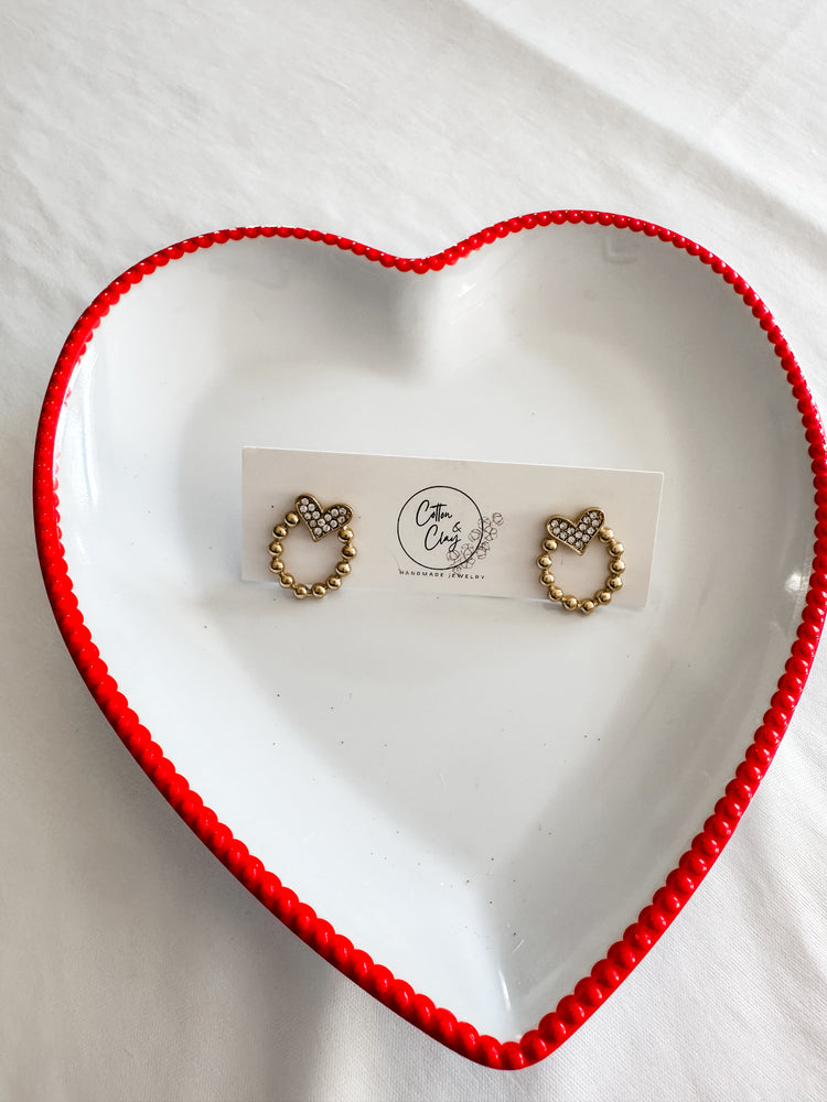 Gold round heart stud